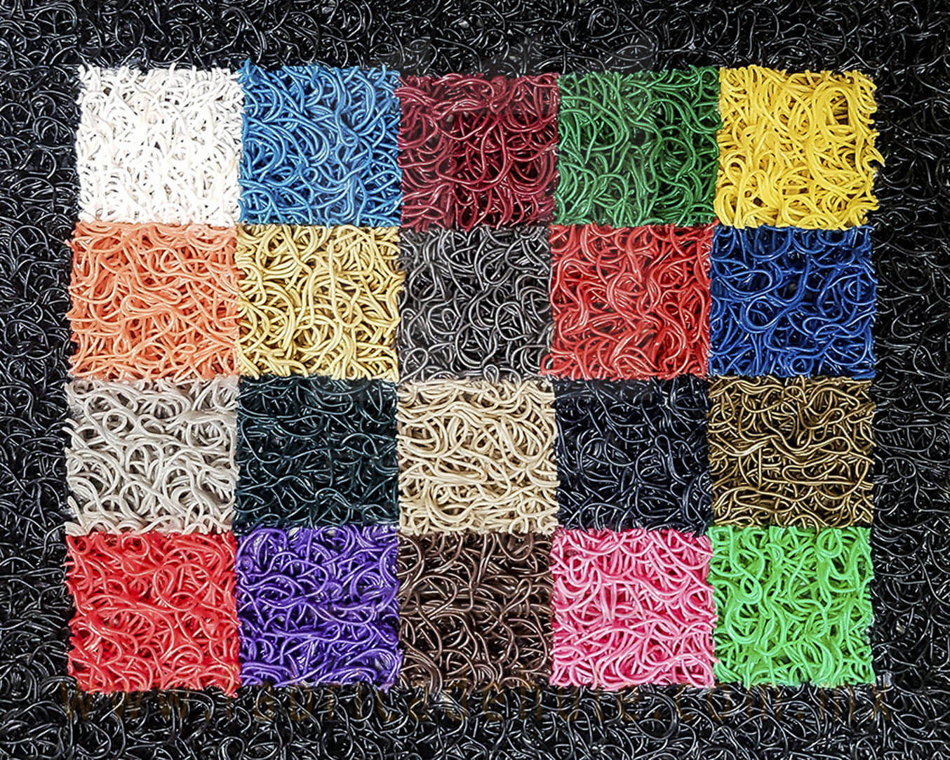 TAPETE PARA ENTRADA TIPO RIZO O SPAGHETTI | FÁBRICA DE HULE